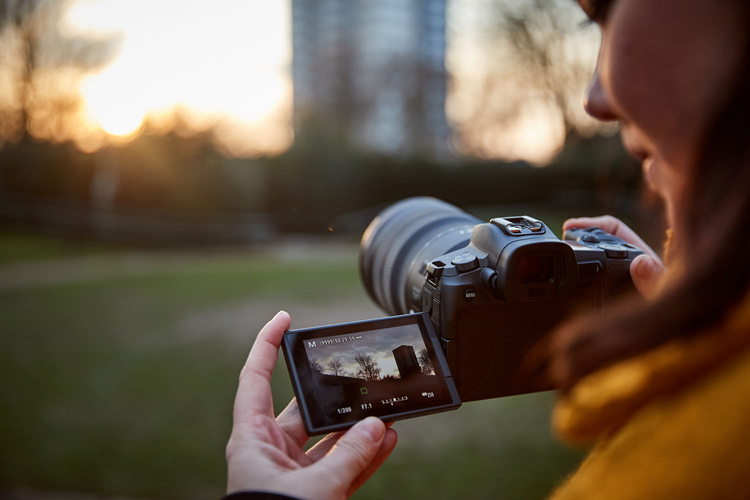 Canon_Future_Focus_EOS_R_2